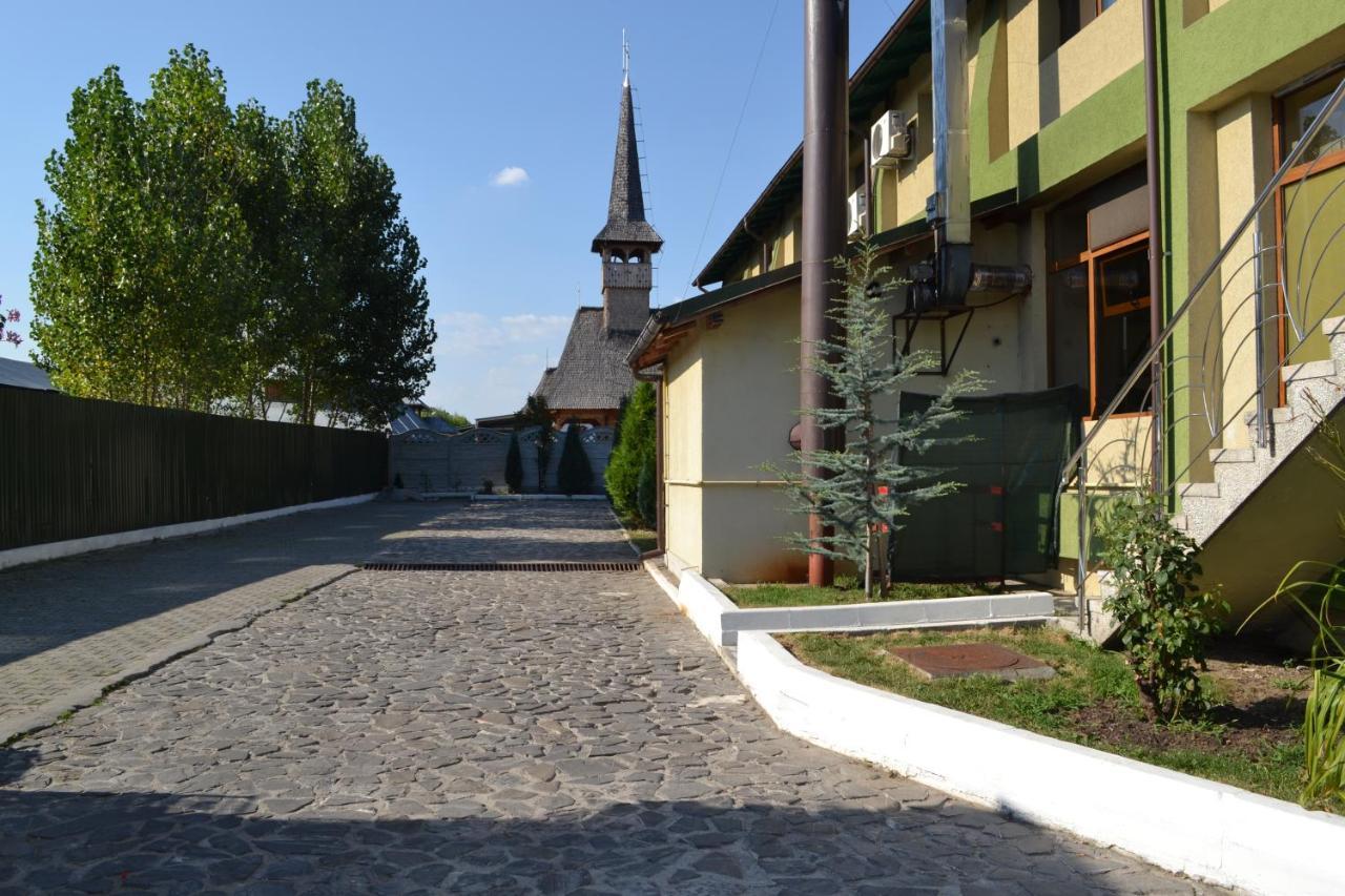 Motel Mesterul Manole Curtea de Argeş Buitenkant foto